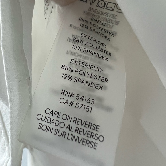 *SOLD* Calvin Klein classic white blouse with ruched detail, size L - Picture 6 of 6